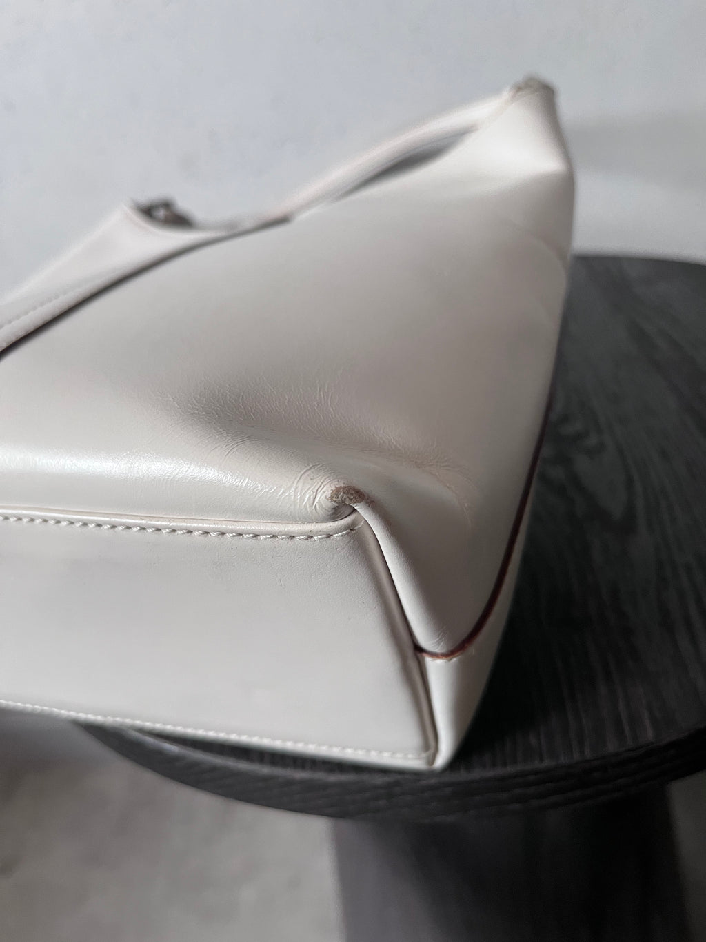 2000s Gucci by Tom Ford Jackie Shoulder Bag White