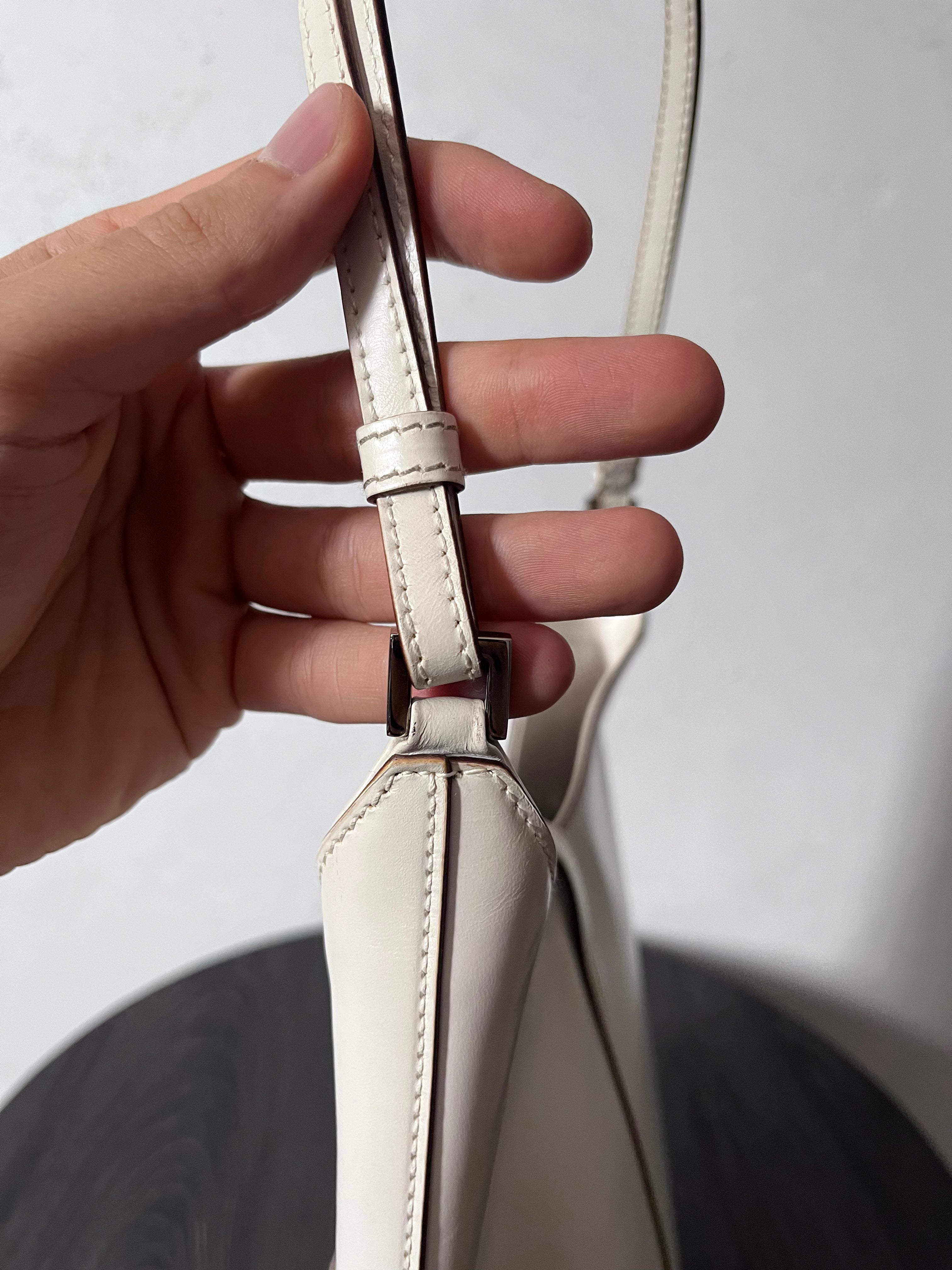 2000s Gucci by Tom Ford Jackie Shoulder Bag White