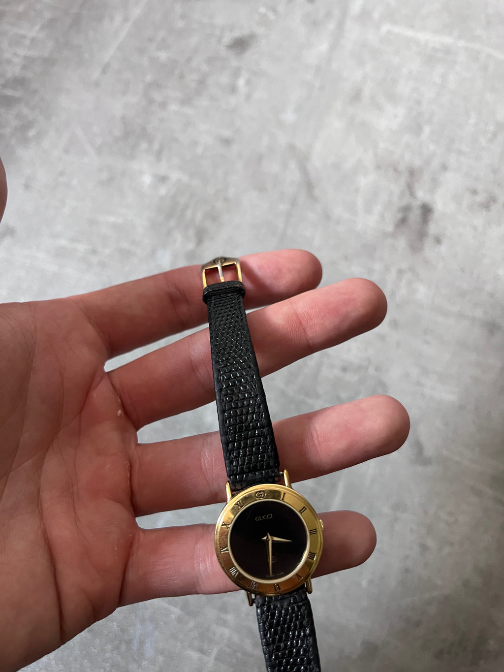 Gucci Vintage 3000L Gold Plated Leather Strap Watch Black Gold