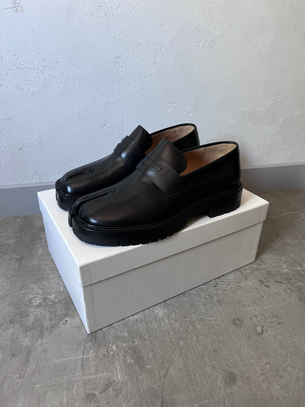Maison Marginal Tabi Loafers Leather Shoes Black Men - 42