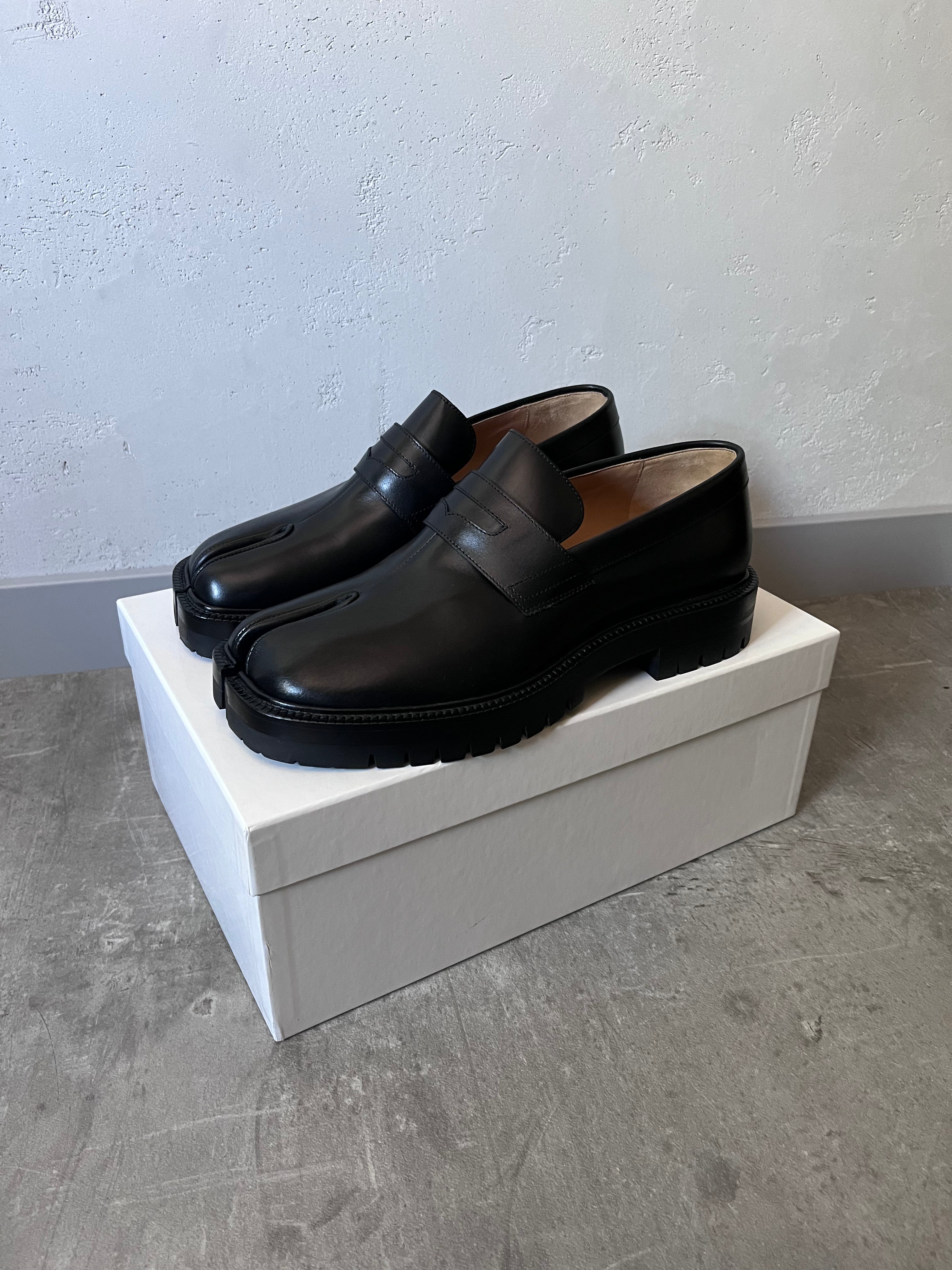 Maison Marginal Tabi Loafers Leather Shoes Black Men - 42