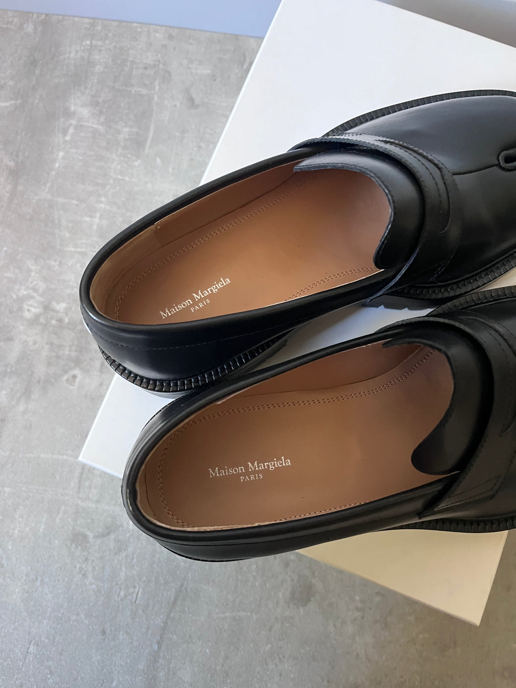 Maison Marginal Tabi Loafers Leather Shoes Black Men - 42