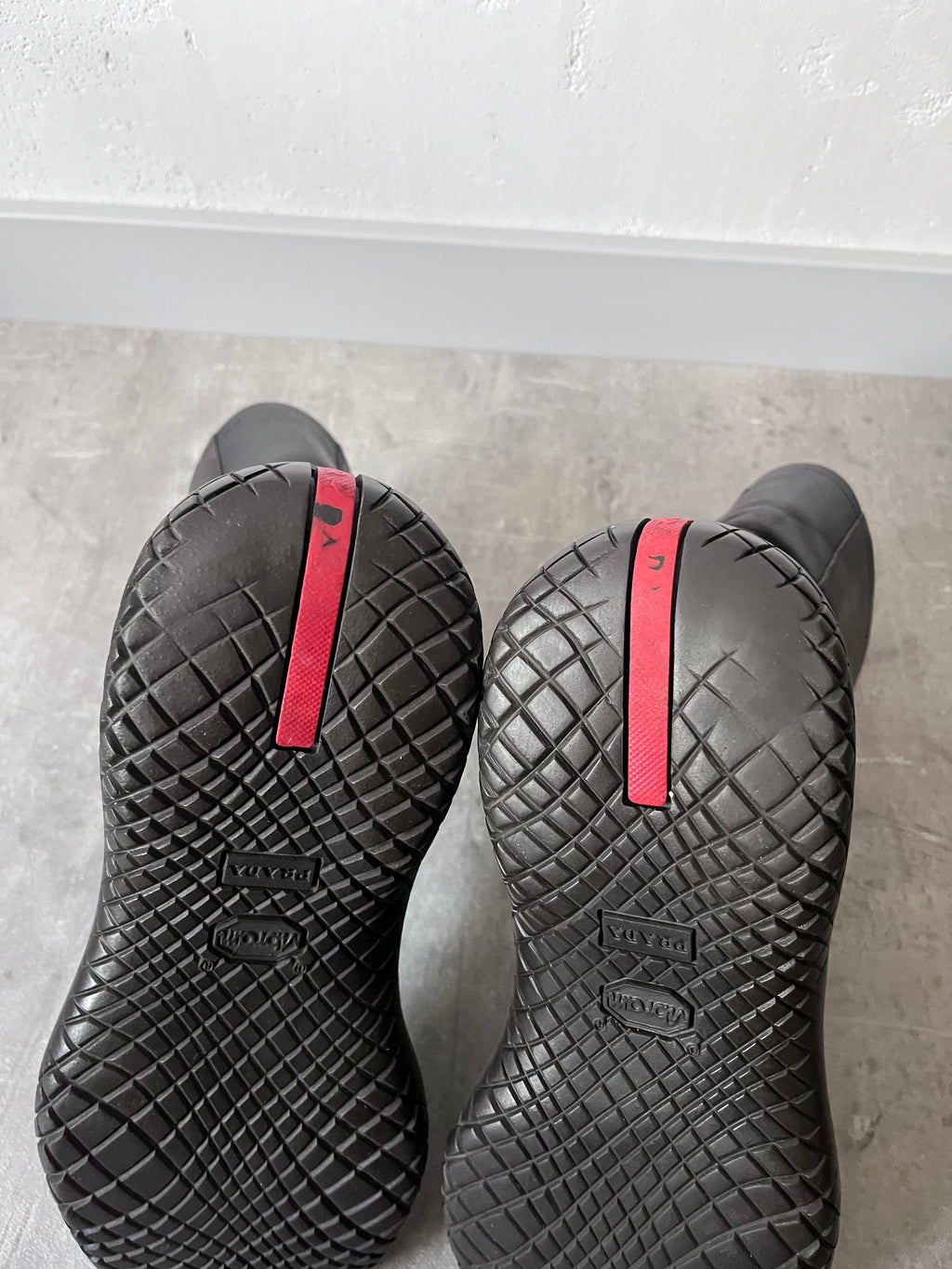 F/W 1999 Prada Ankle Leather Vibram Boots Black Men - 42