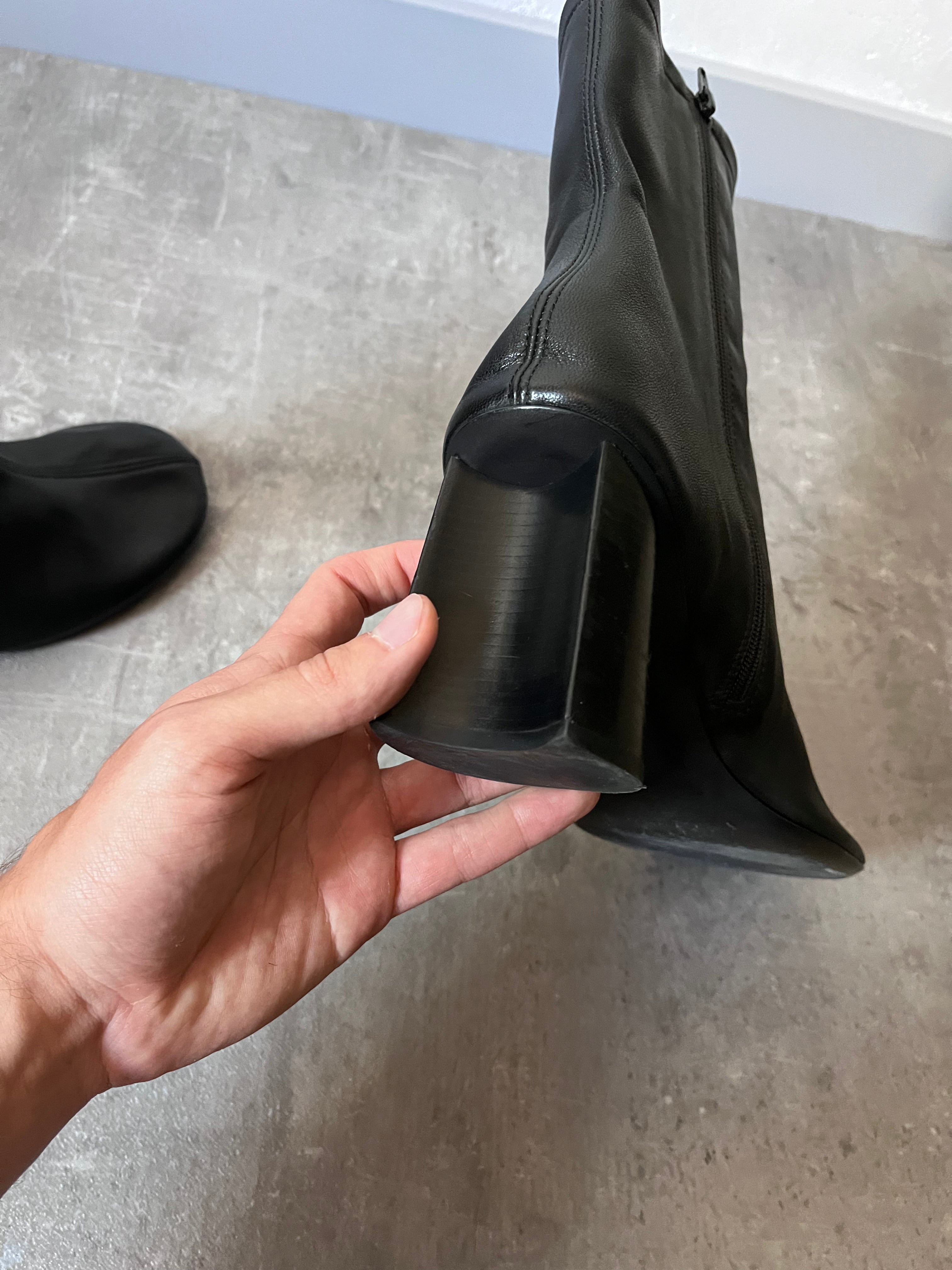 F/W 2022 Balenciaga Glove Leather Heel Boots Black Men - 42