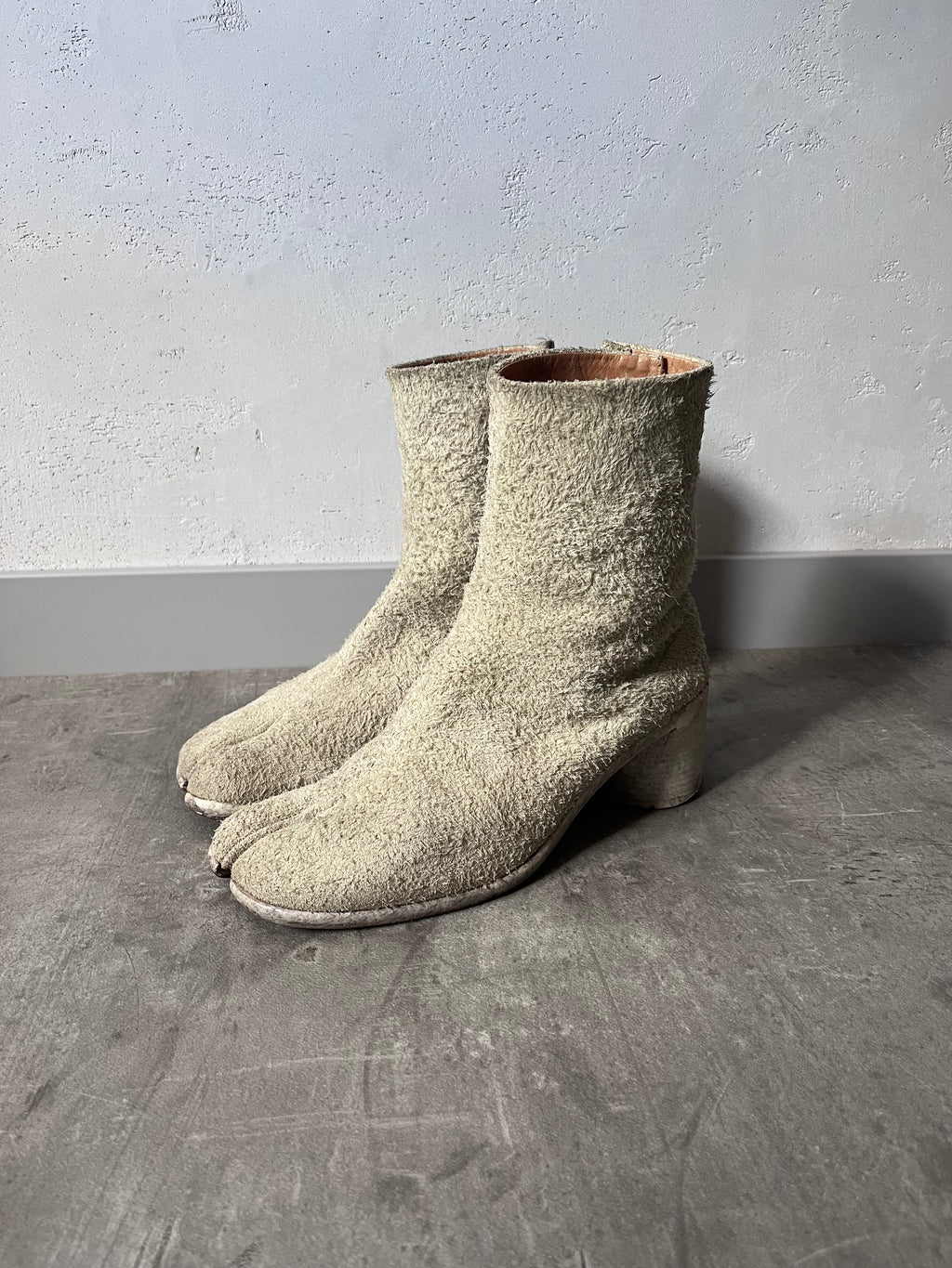 Maison Margiela Fur Look Like Tabi Leather Heel Boots Beige Men - 43
