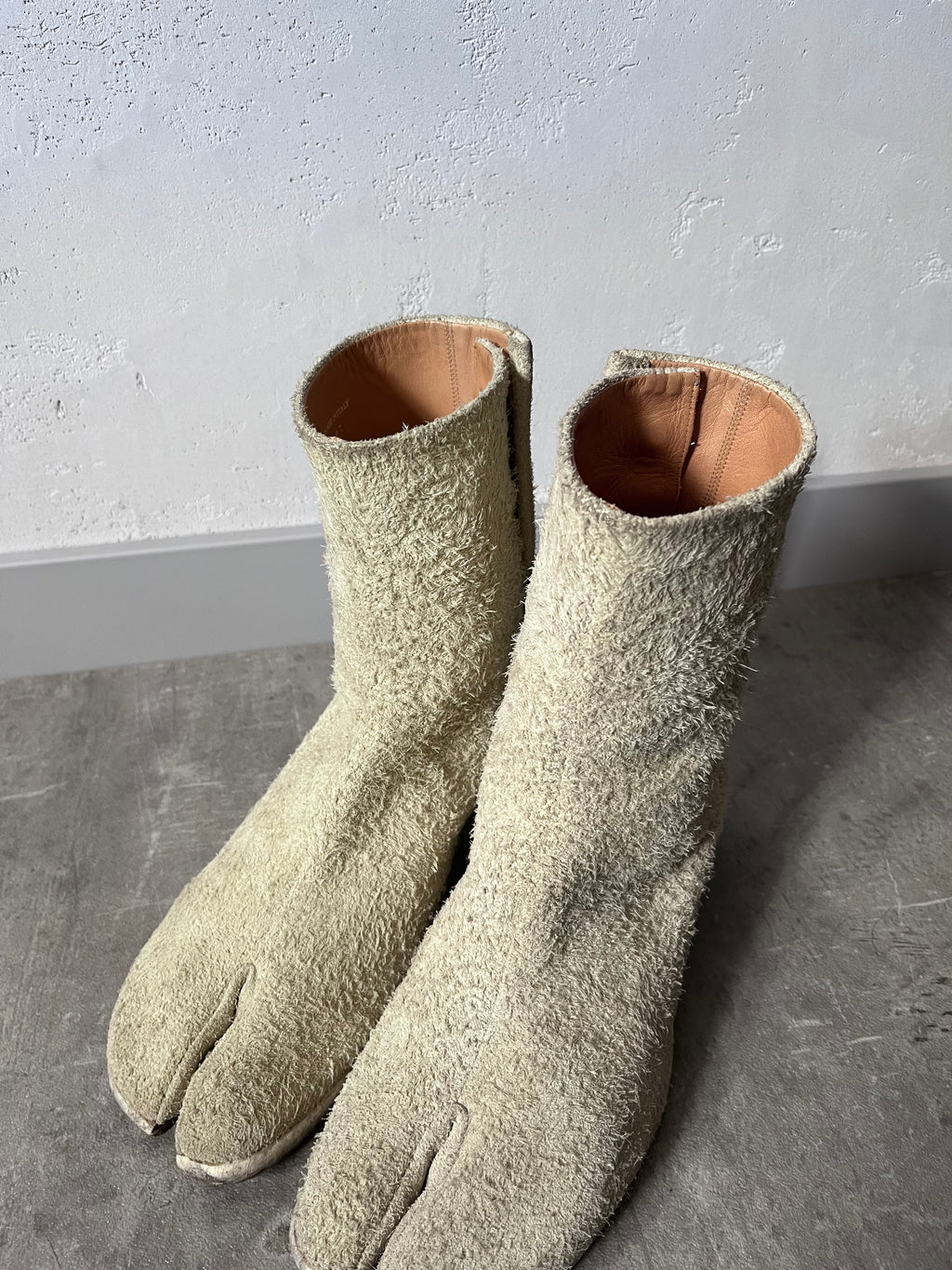 Maison Margiela Fur Look Like Tabi Leather Heel Boots Beige Men - 43