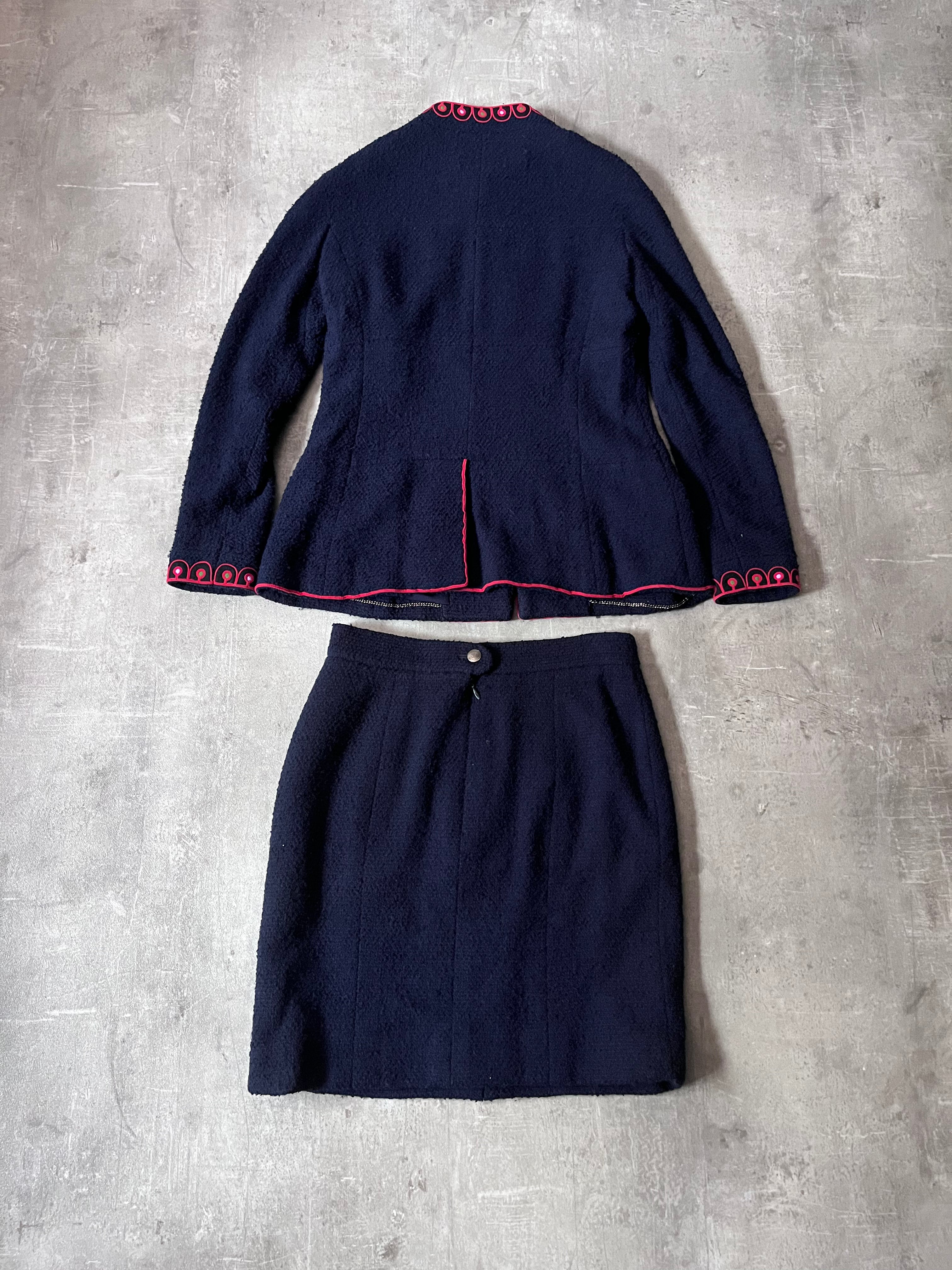 F/W 1997 Chanel Suit Set Worn by Karen Elson Full Runway Look Wool Silk Navy Red Women - M