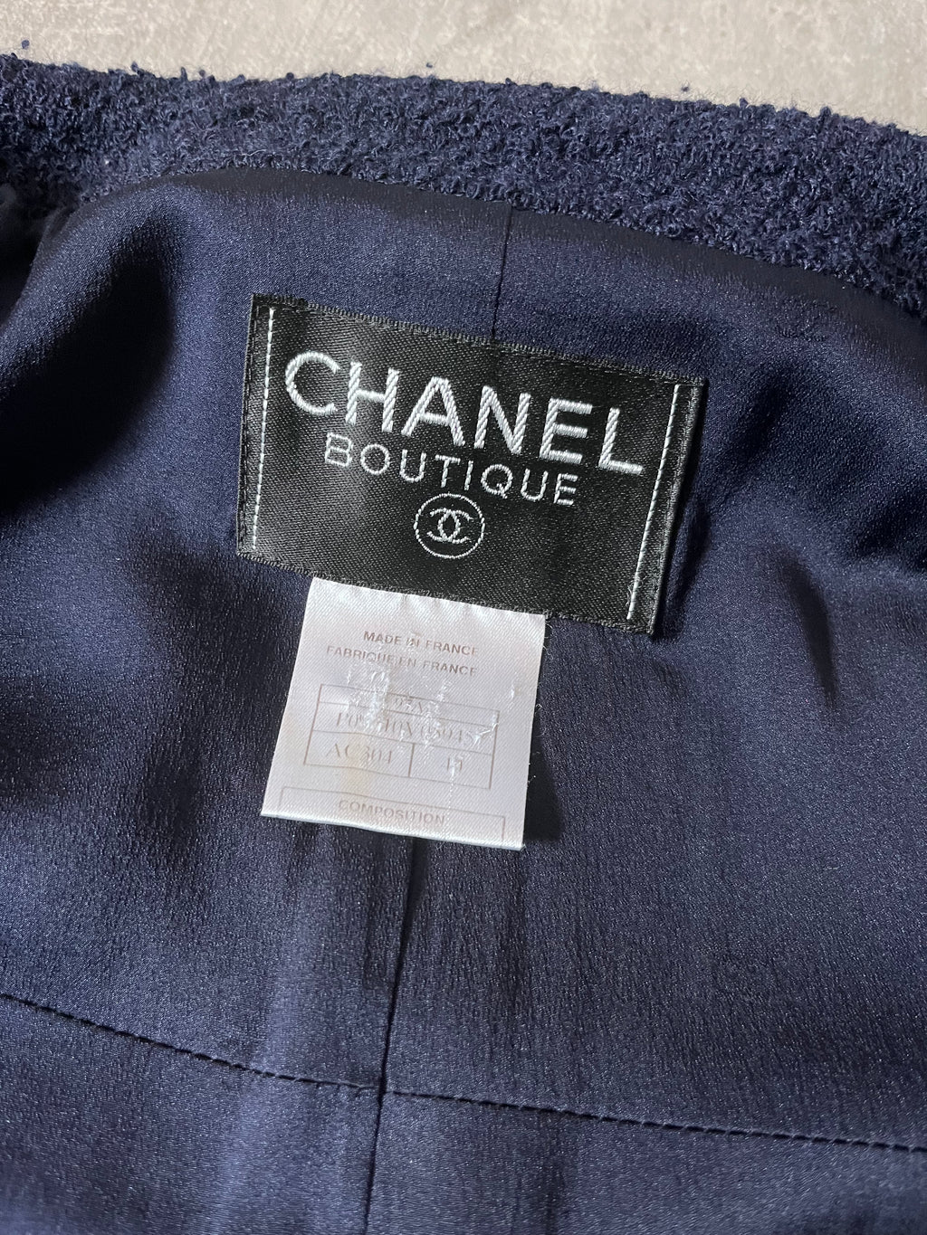 F/W 1997 Chanel Suit Set Worn by Karen Elson Full Runway Look Wool Silk Navy Red Women - M
