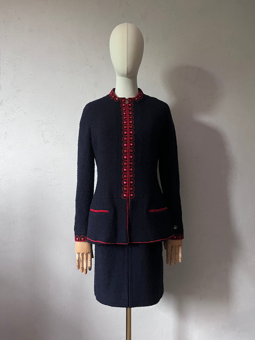 F/W 1997 Chanel Suit Set Worn by Karen Elson Full Runway Look Wool Silk Navy Red Women - M