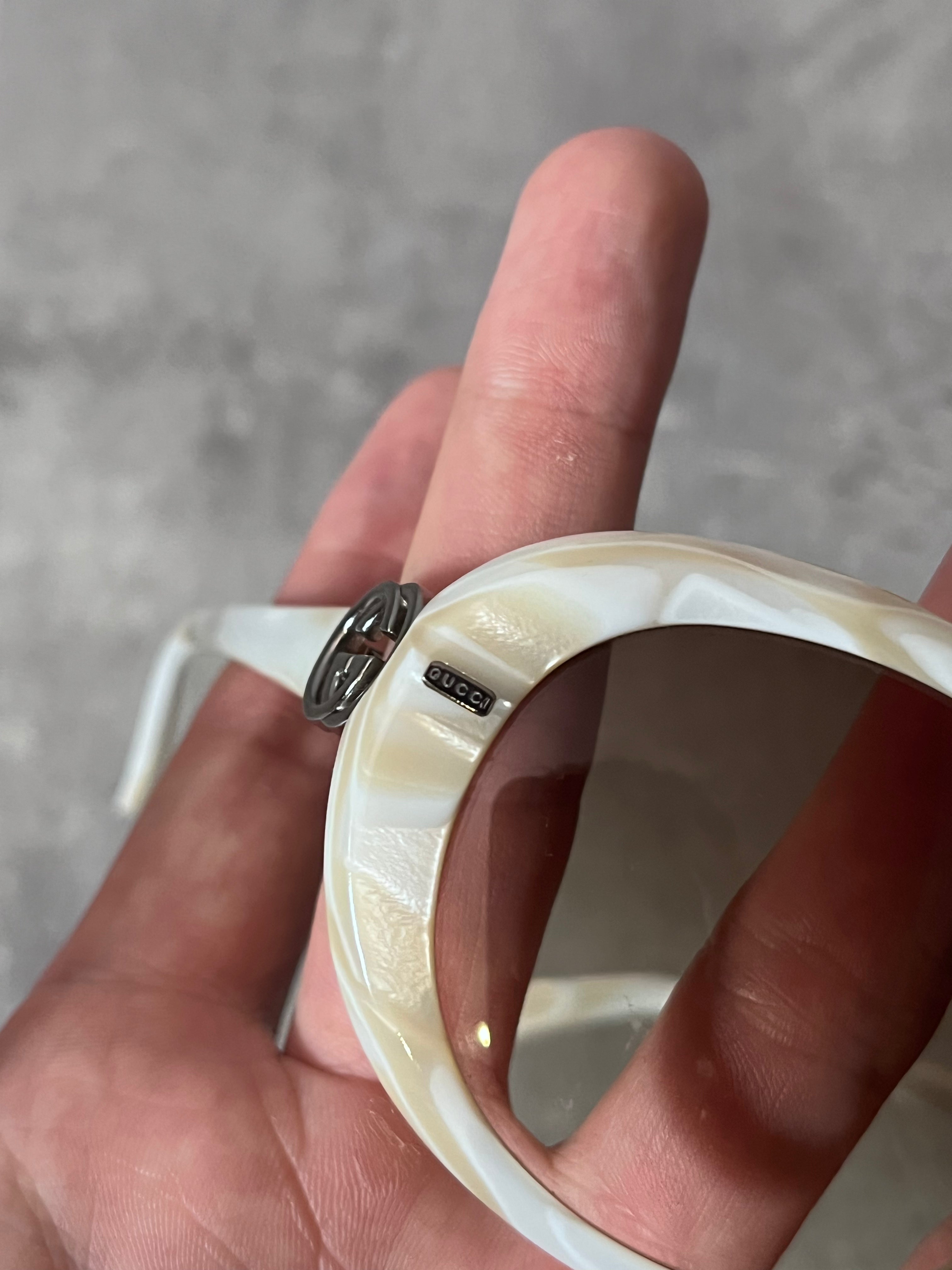 Gucci GG 2988/S Side Silver Logo Marble Sunglasses Beige White Women