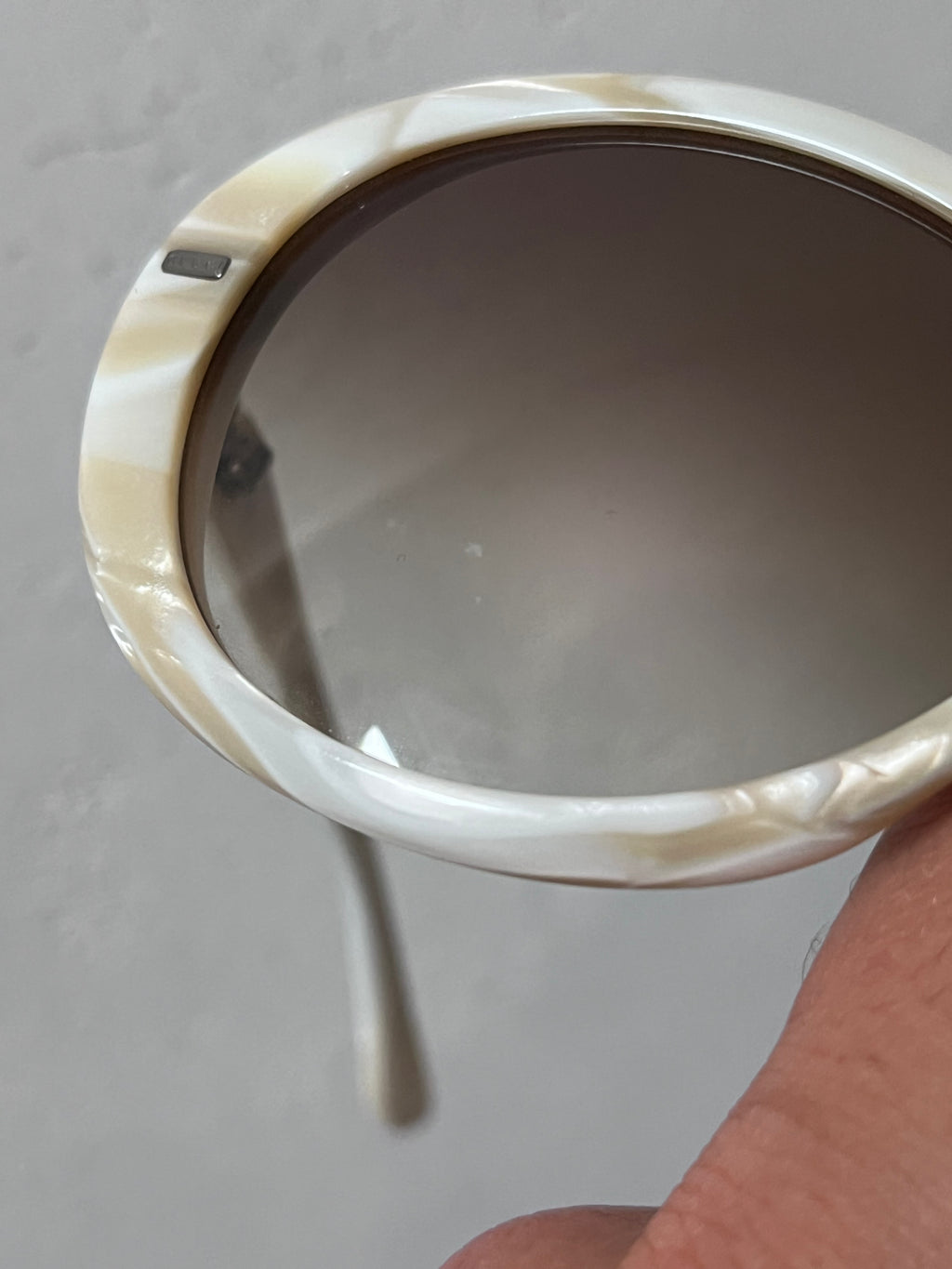 Gucci GG 2988/S Side Silver Logo Marble Sunglasses Beige White Women