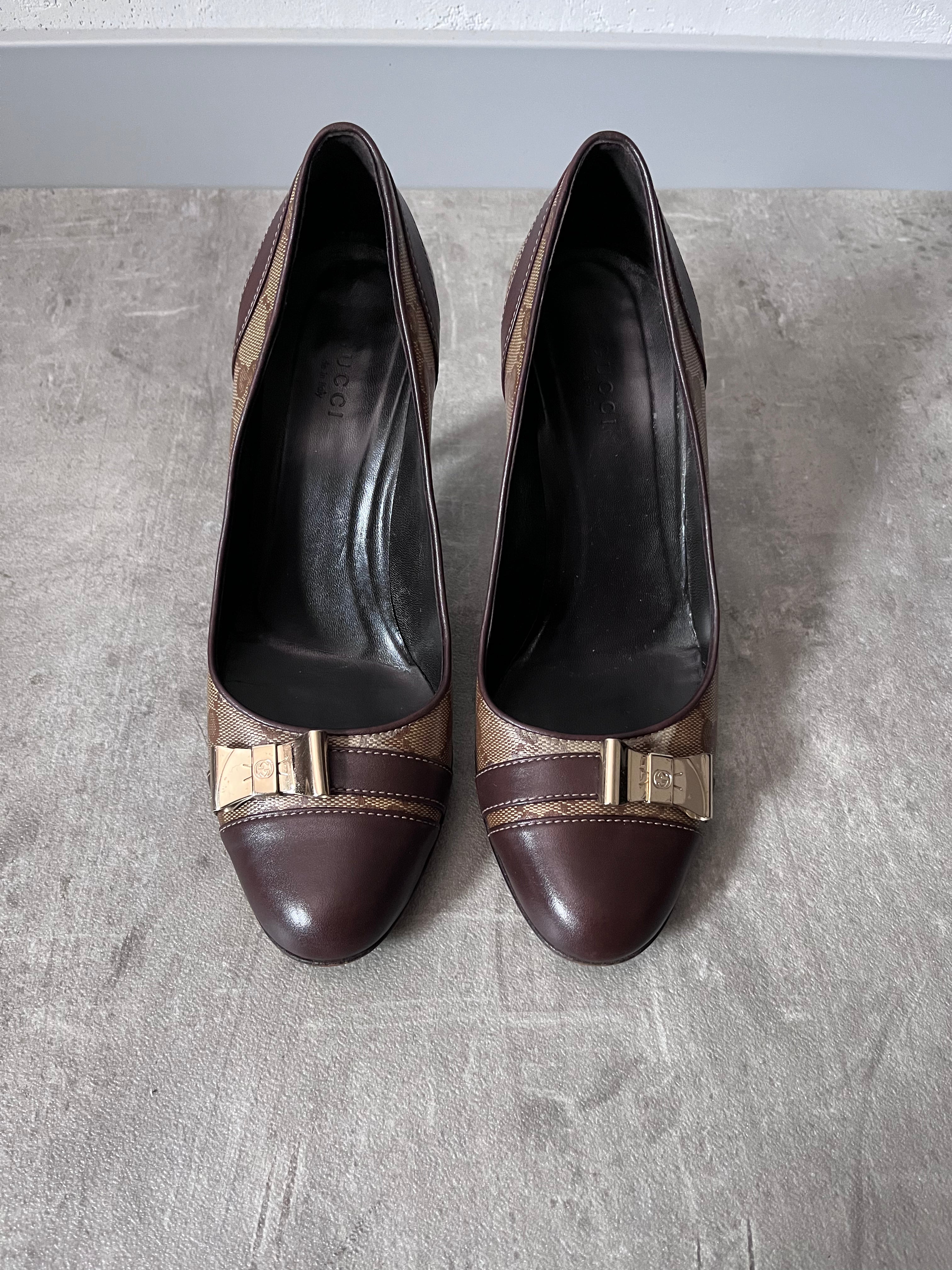 F/W 2004 Gucci by Tom Ford Monogram Leather Bow Heels Brown Beige Women - 38