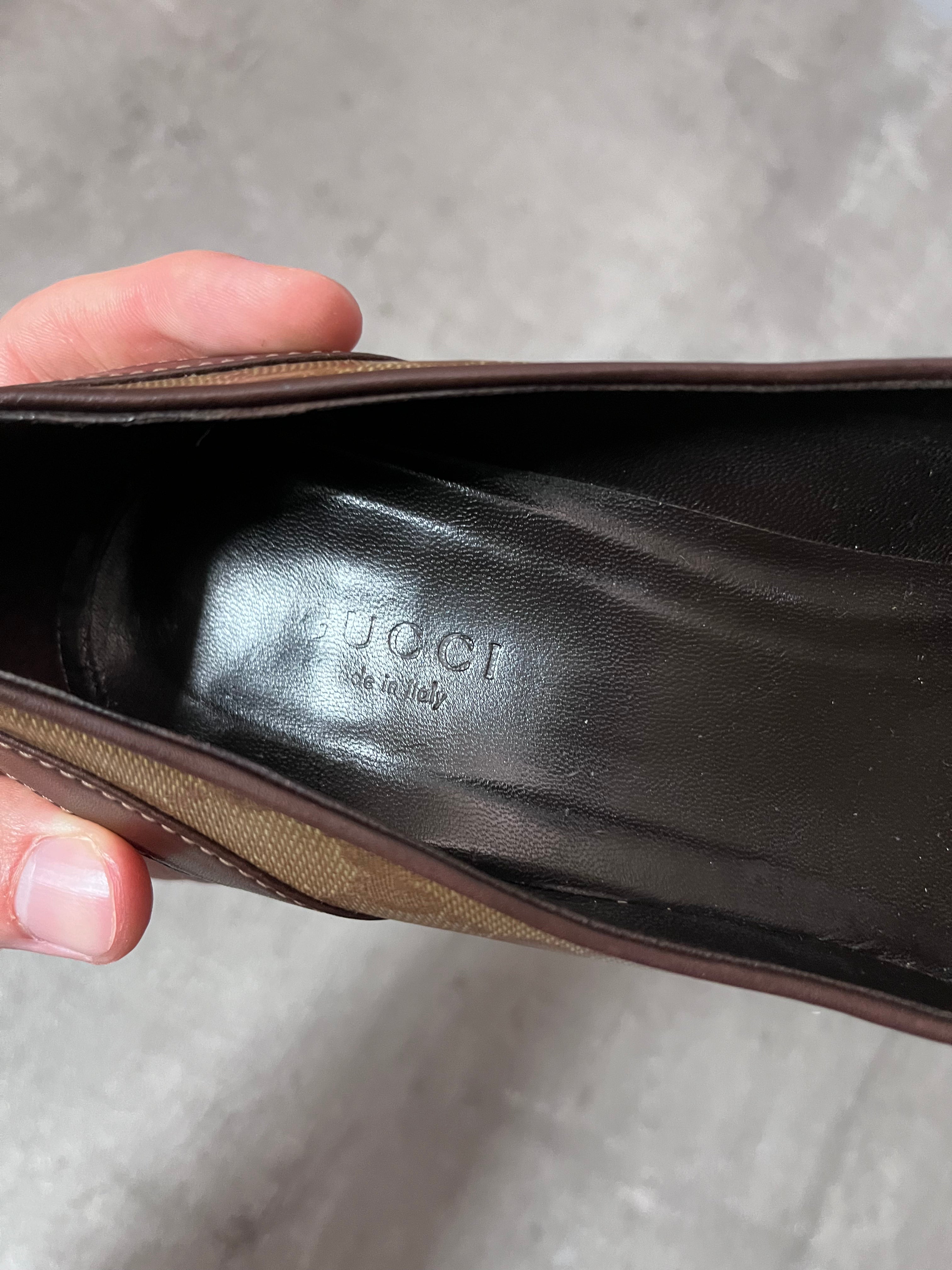 F/W 2004 Gucci by Tom Ford Monogram Leather Bow Heels Brown Beige Women - 38