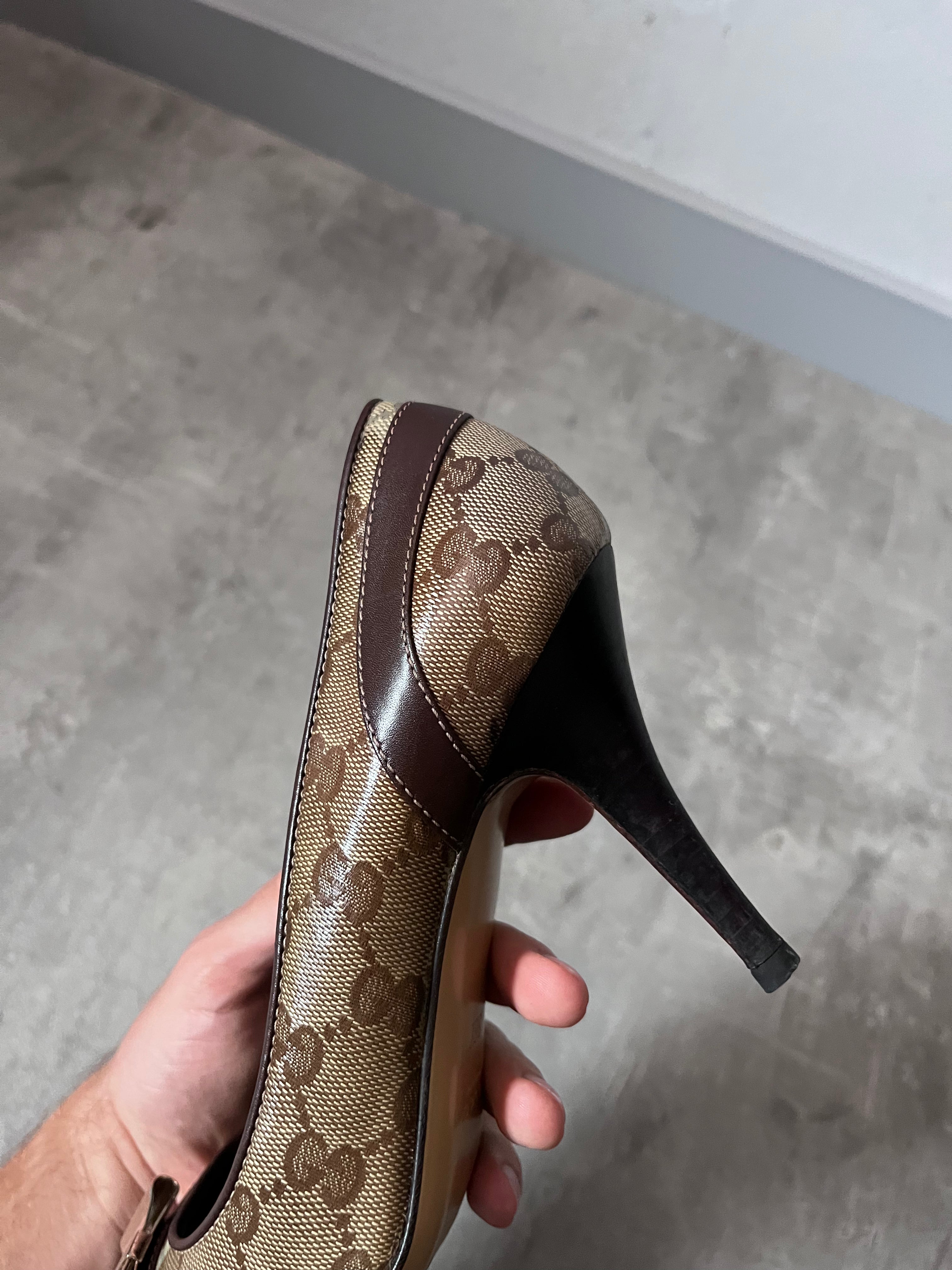 F/W 2004 Gucci by Tom Ford Monogram Leather Bow Heels Brown Beige Women - 38