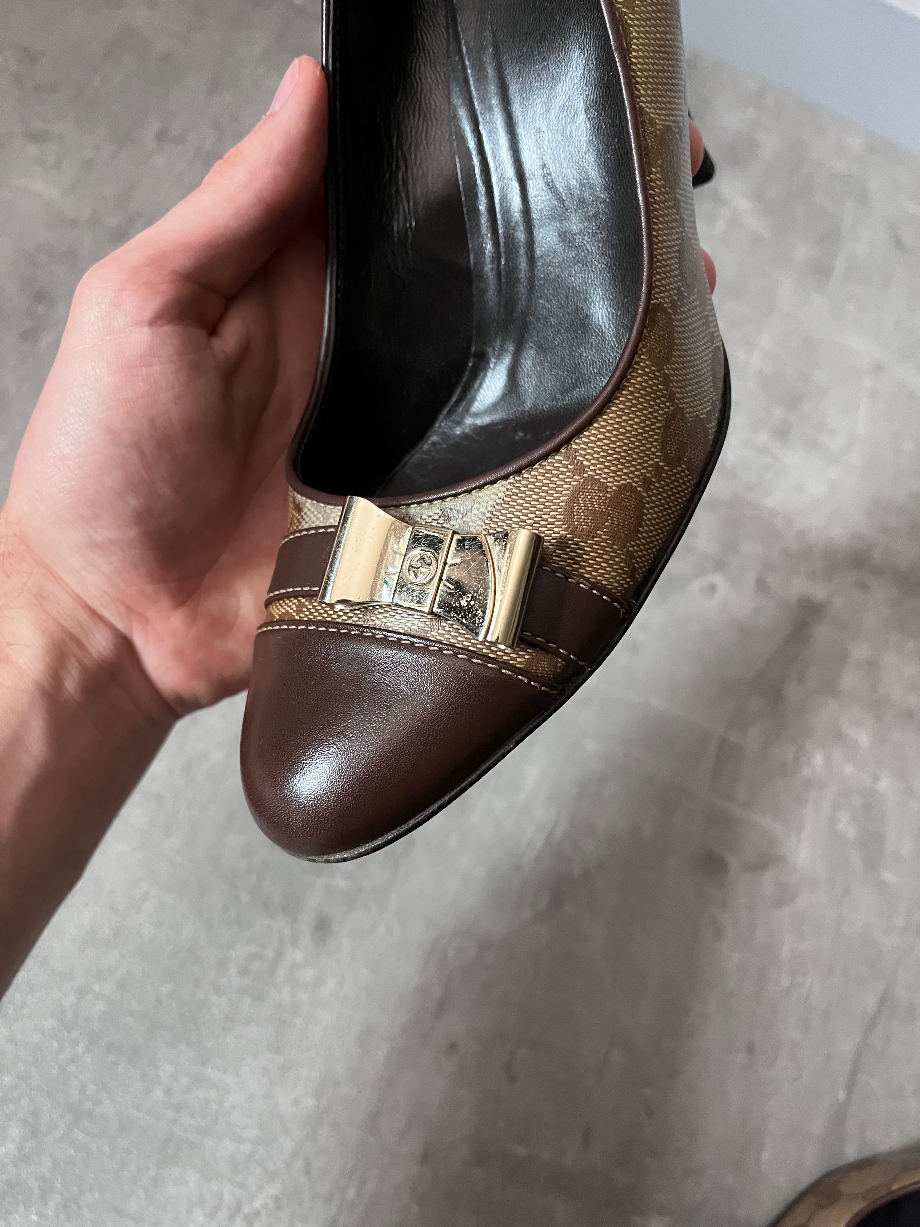 F/W 2004 Gucci by Tom Ford Monogram Leather Bow Heels Brown Beige Women - 38