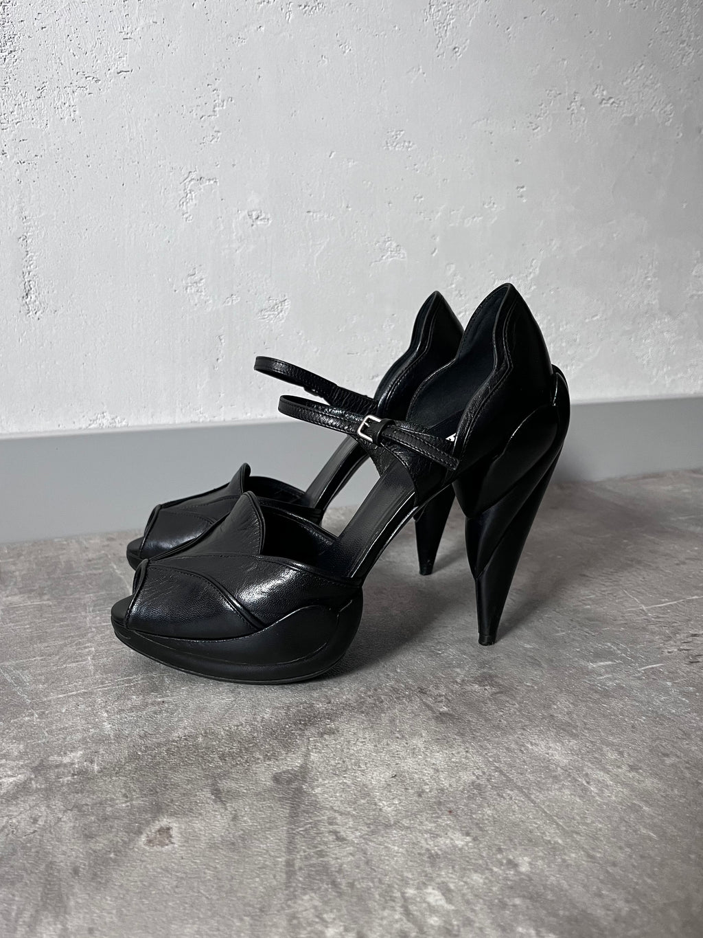 F/W 2008 Miu Miu Leather Sculpted Mary Jane Platform Pumps Heel Black Women - 37
