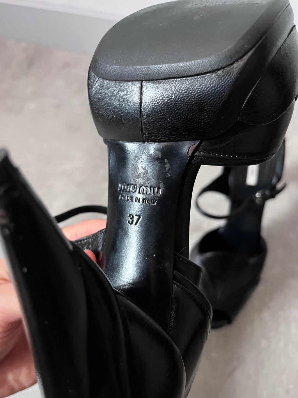 F/W 2008 Miu Miu Leather Sculpted Mary Jane Platform Pumps Heel Black Women - 37