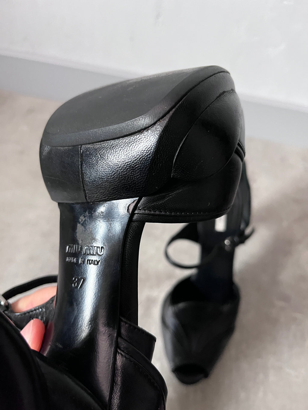 F/W 2008 Miu Miu Leather Sculpted Mary Jane Platform Pumps Heel Black Women - 37