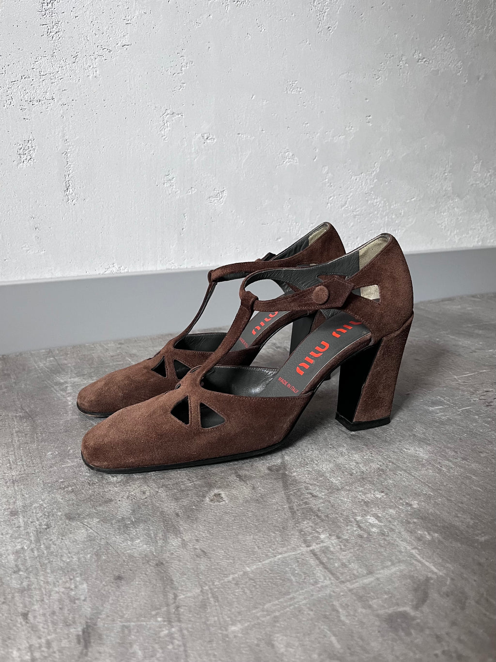 F/W 2001 Miu Miu Suede Cutout T-Strap Pumps Heels Brown Women - 36
