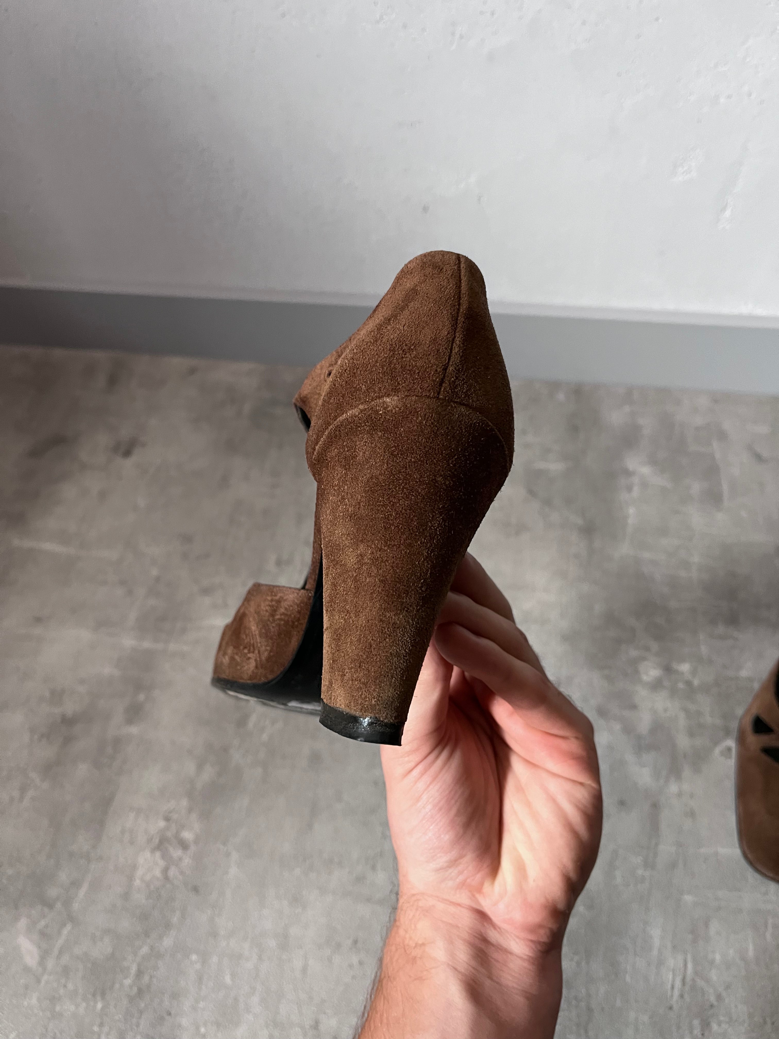 F/W 2001 Miu Miu Suede Cutout T-Strap Pumps Heels Brown Women - 36