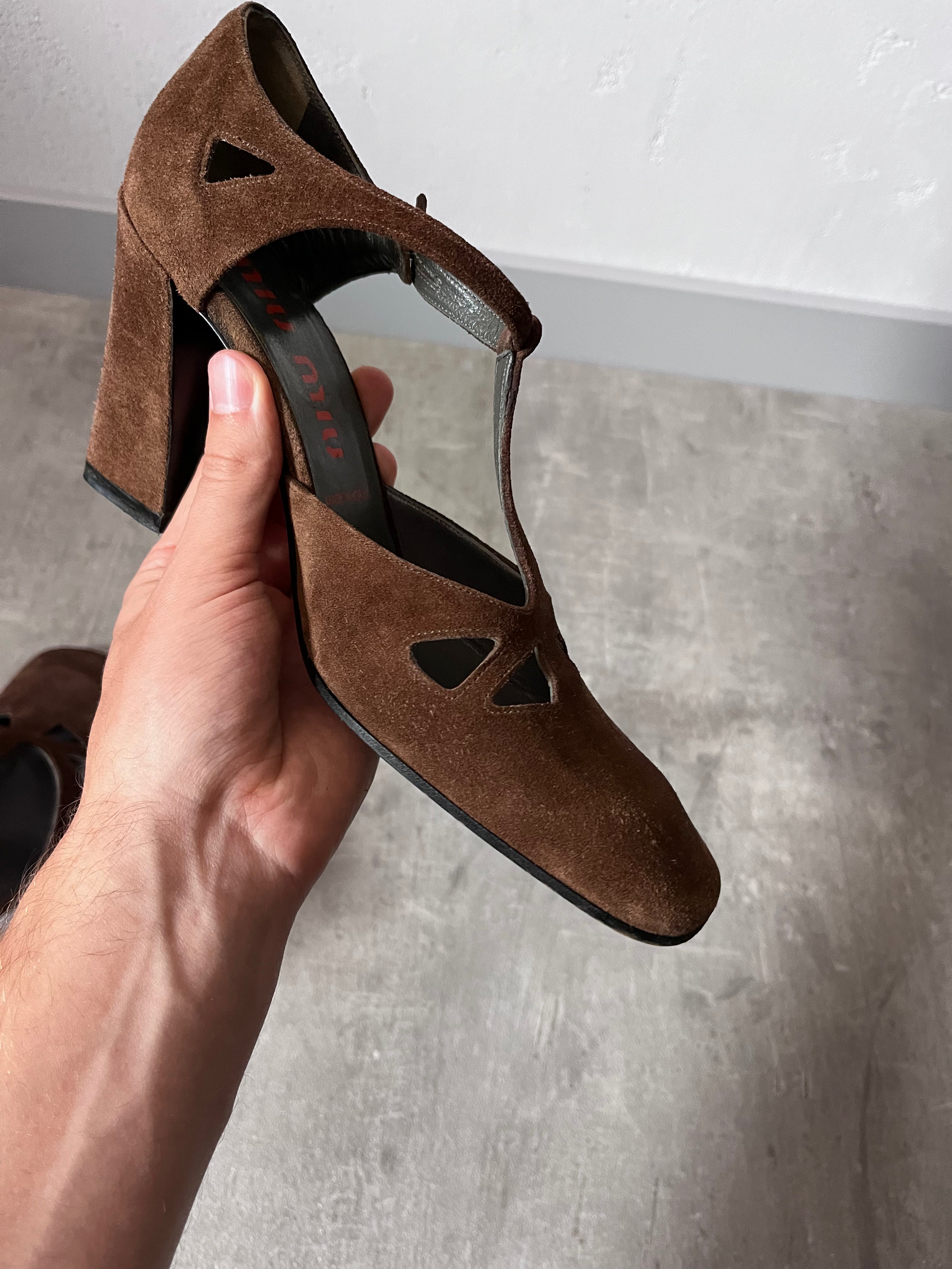 F/W 2001 Miu Miu Suede Cutout T-Strap Pumps Heels Brown Women - 36