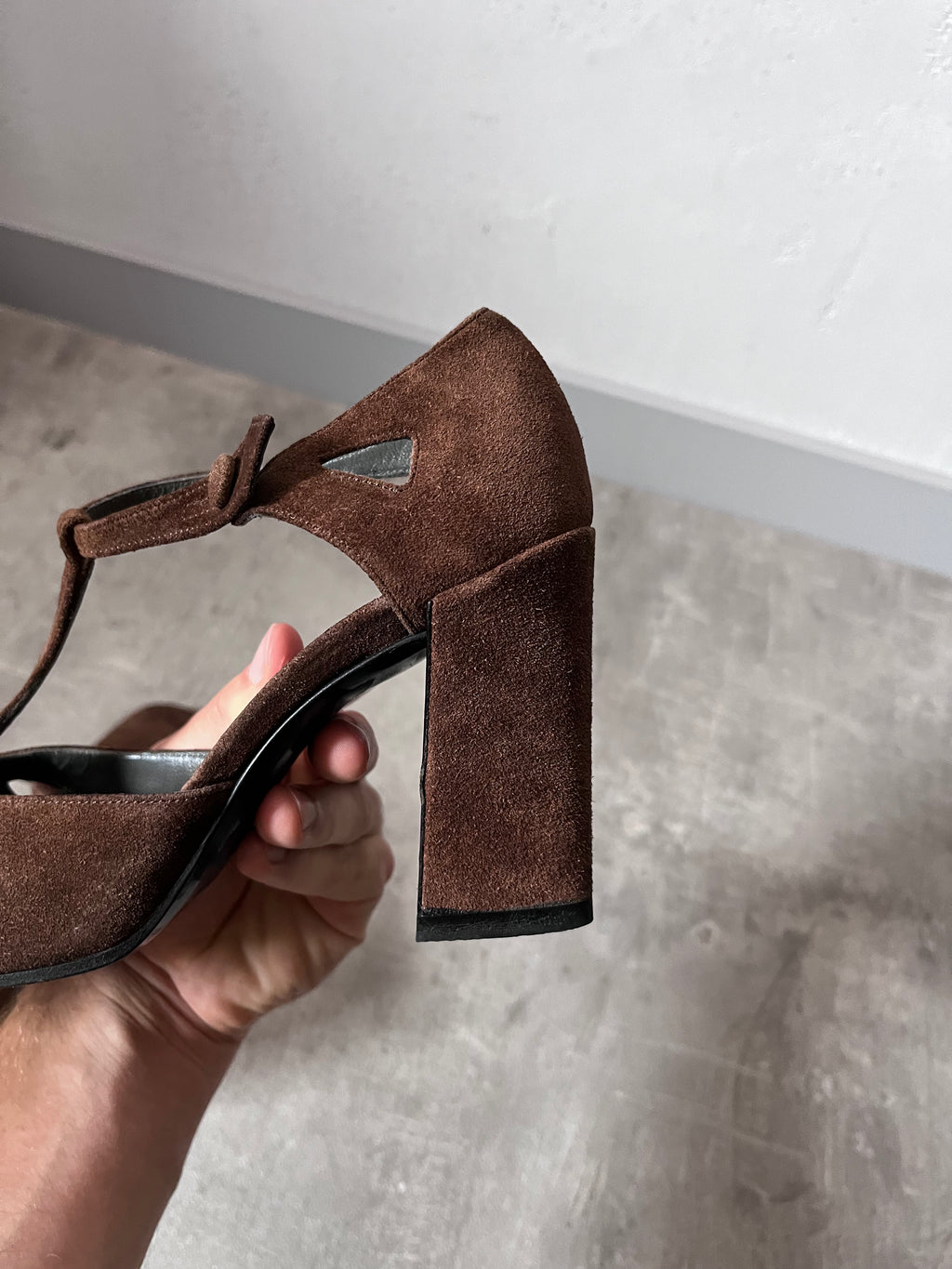 F/W 2001 Miu Miu Suede Cutout T-Strap Pumps Heels Brown Women - 36