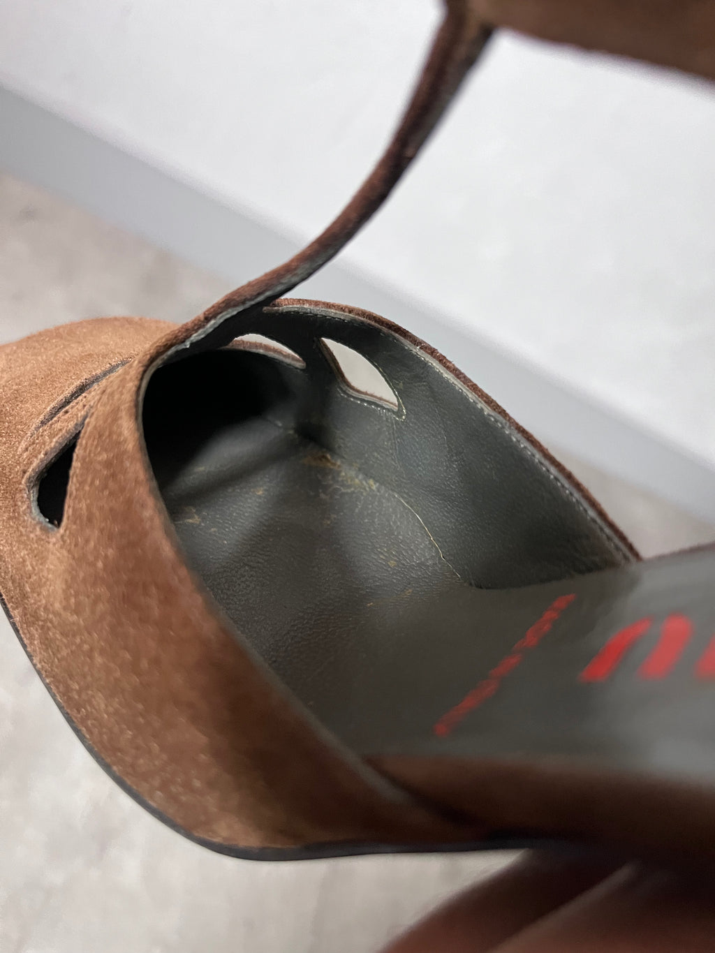 F/W 2001 Miu Miu Suede Cutout T-Strap Pumps Heels Brown Women - 36
