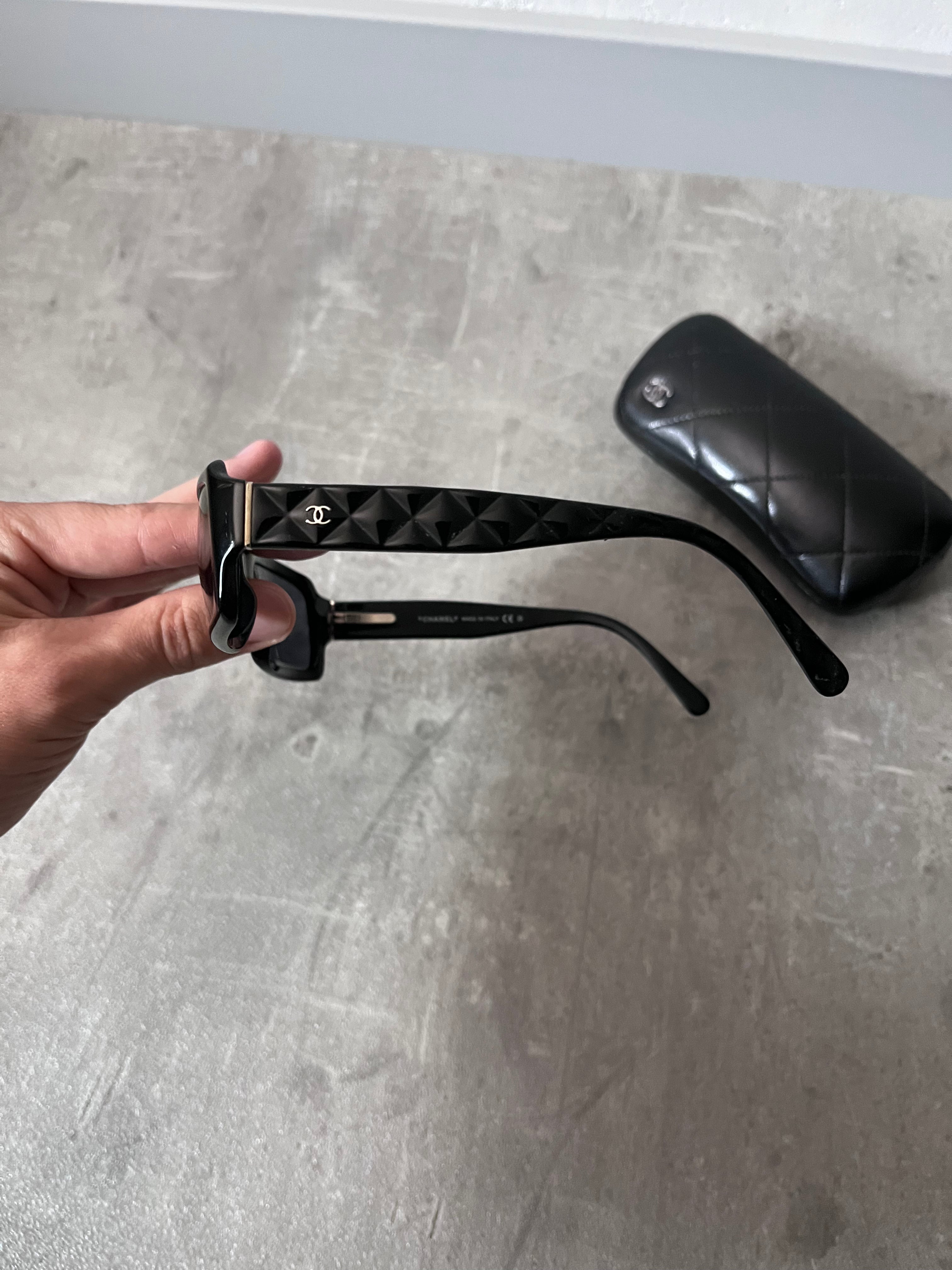 Chanel 5125 CC Logo Quilted Sunglasses Black Unisex