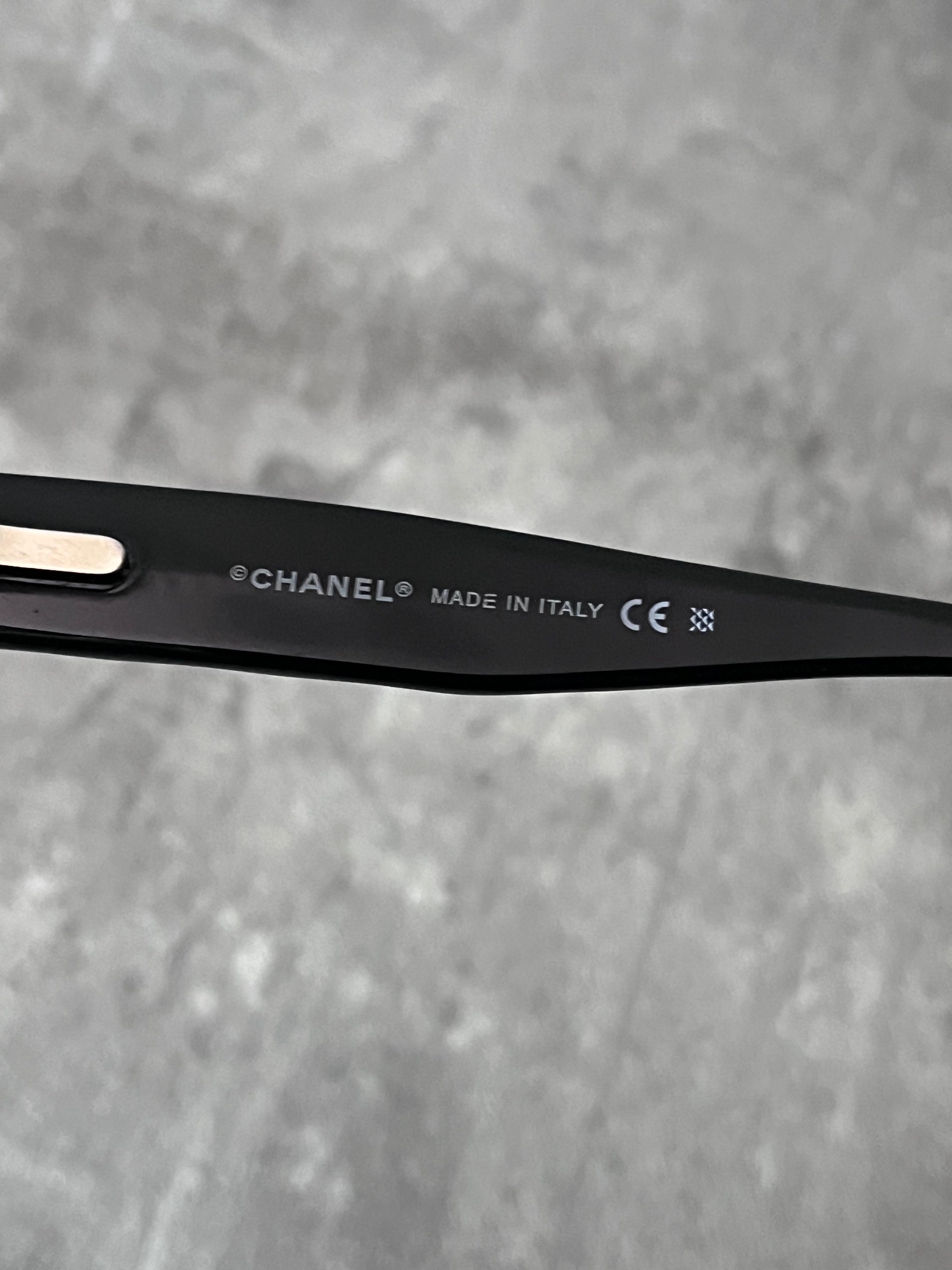 Chanel 5125 CC Logo Quilted Sunglasses Black Unisex