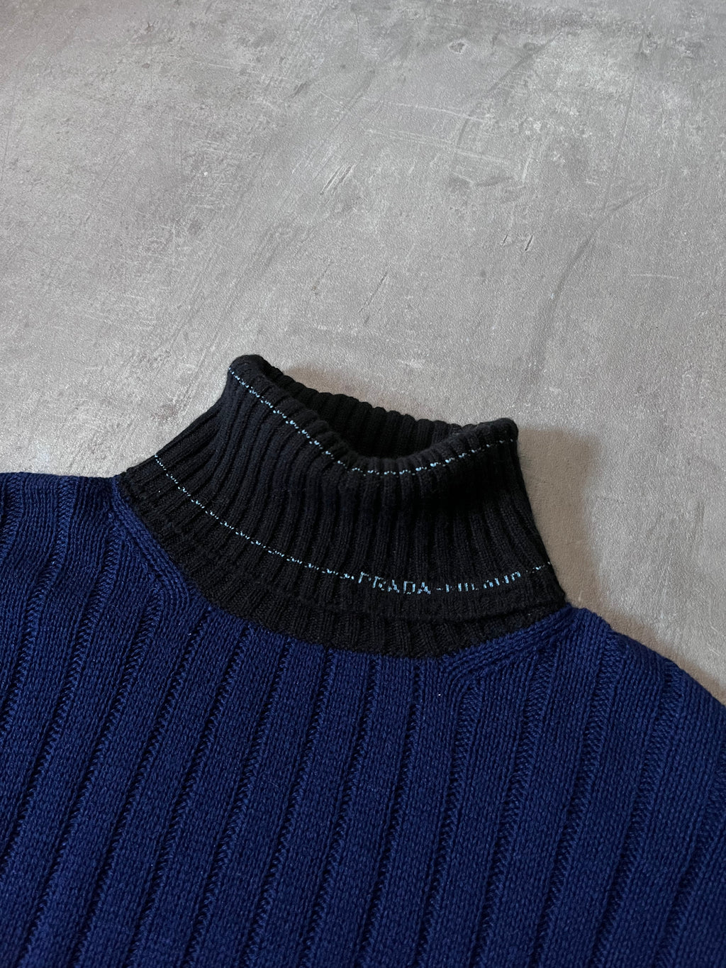 F/W 2018 Prada Ribbed Cashmere Turtleneck Sweater Navy Black Women - S