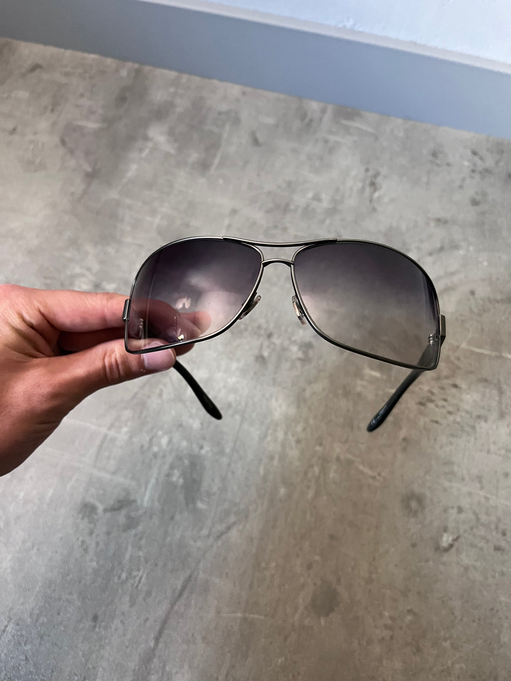 Gucci GG 1894/S Metal Side Logo Sunglasses Grey Black Unisex