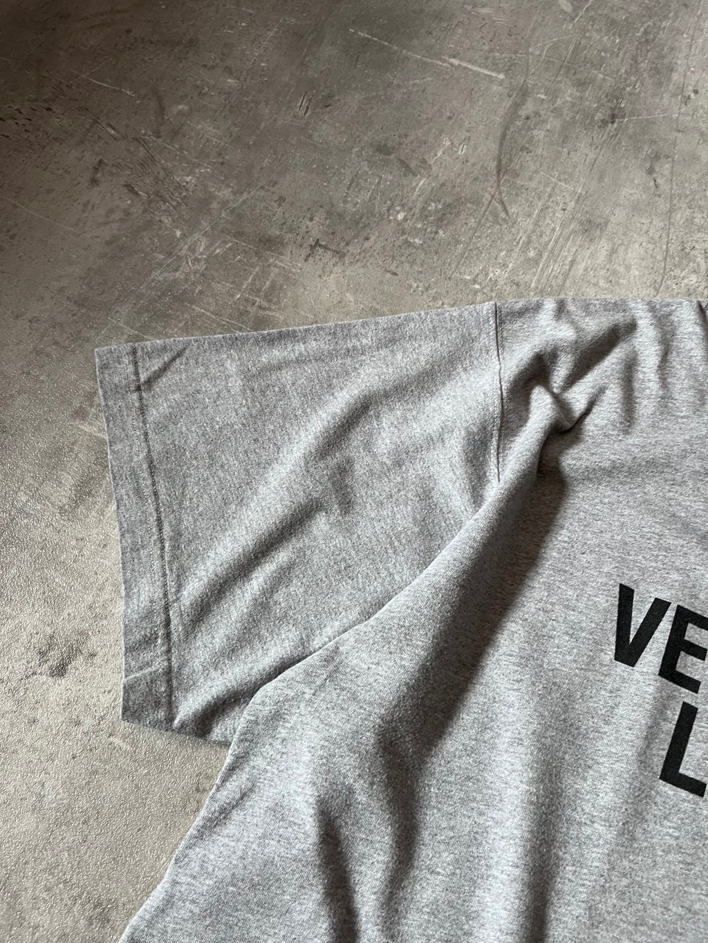 Vetements Limited Edition T-shirt Grey Men - XL