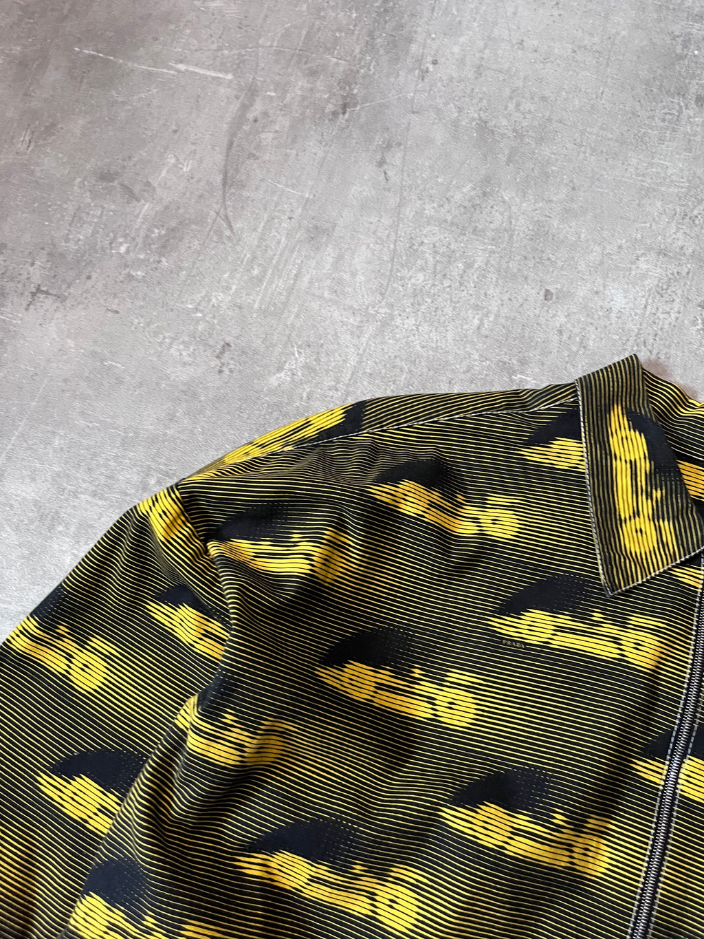 S/S 2015 Prada Racing All Over Print Light Jacket Zip Shirt Black Yellow Men - XL
