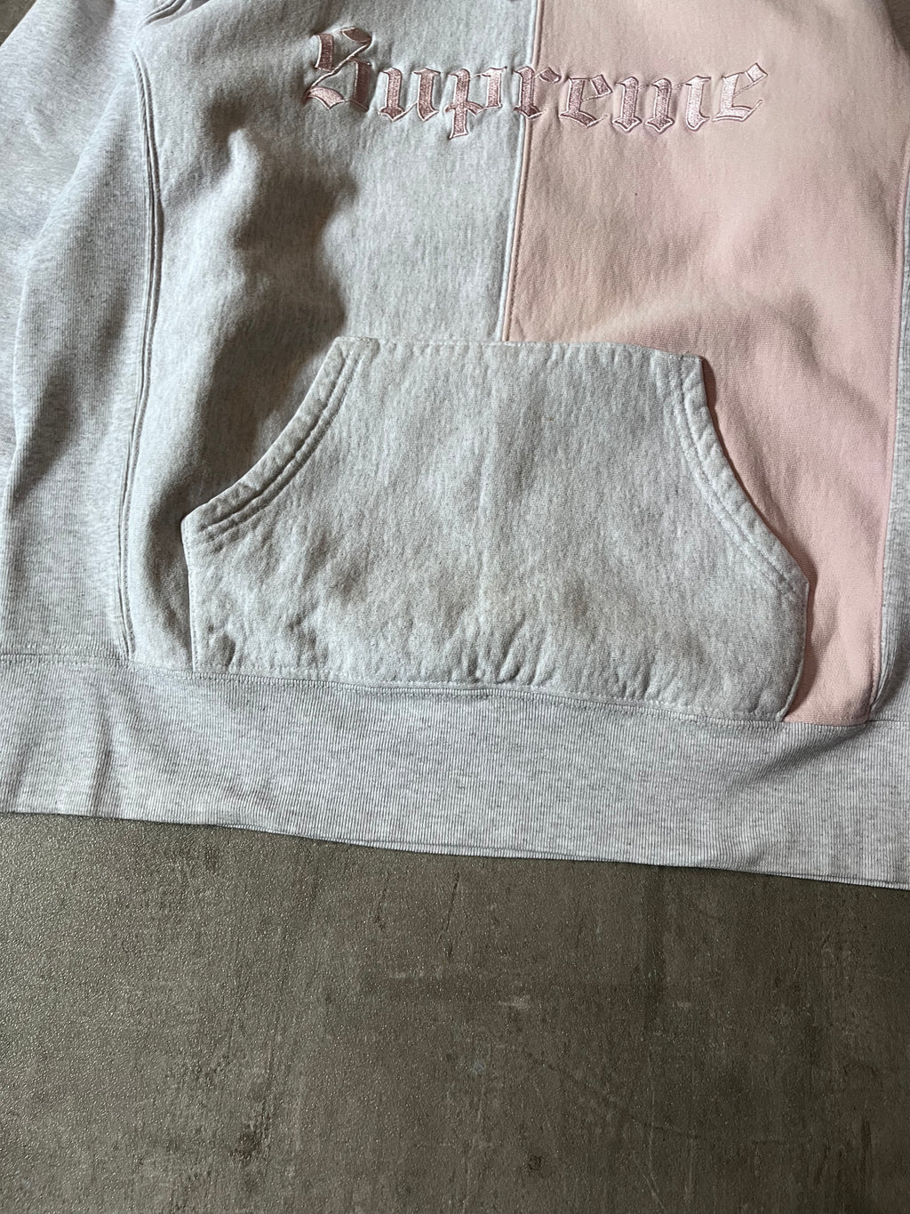 F/W 2017 Supreme Split English Logo Hoodie Pink Grey Men - M