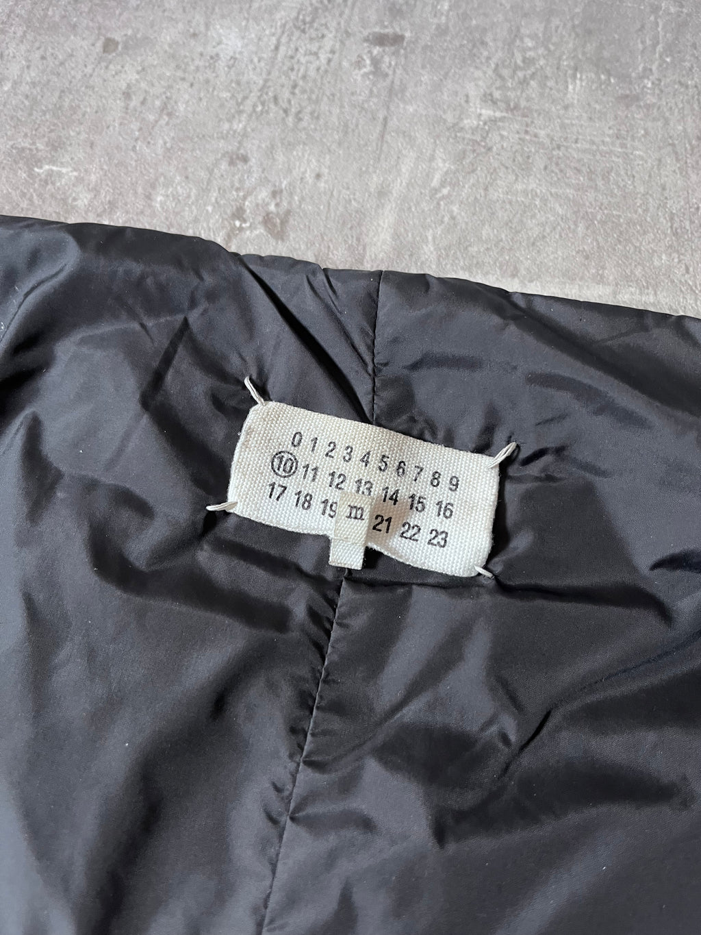 F/W 2019 Maison Margiela Recycled Nylon Padded Cropped Jacket Black Men - M