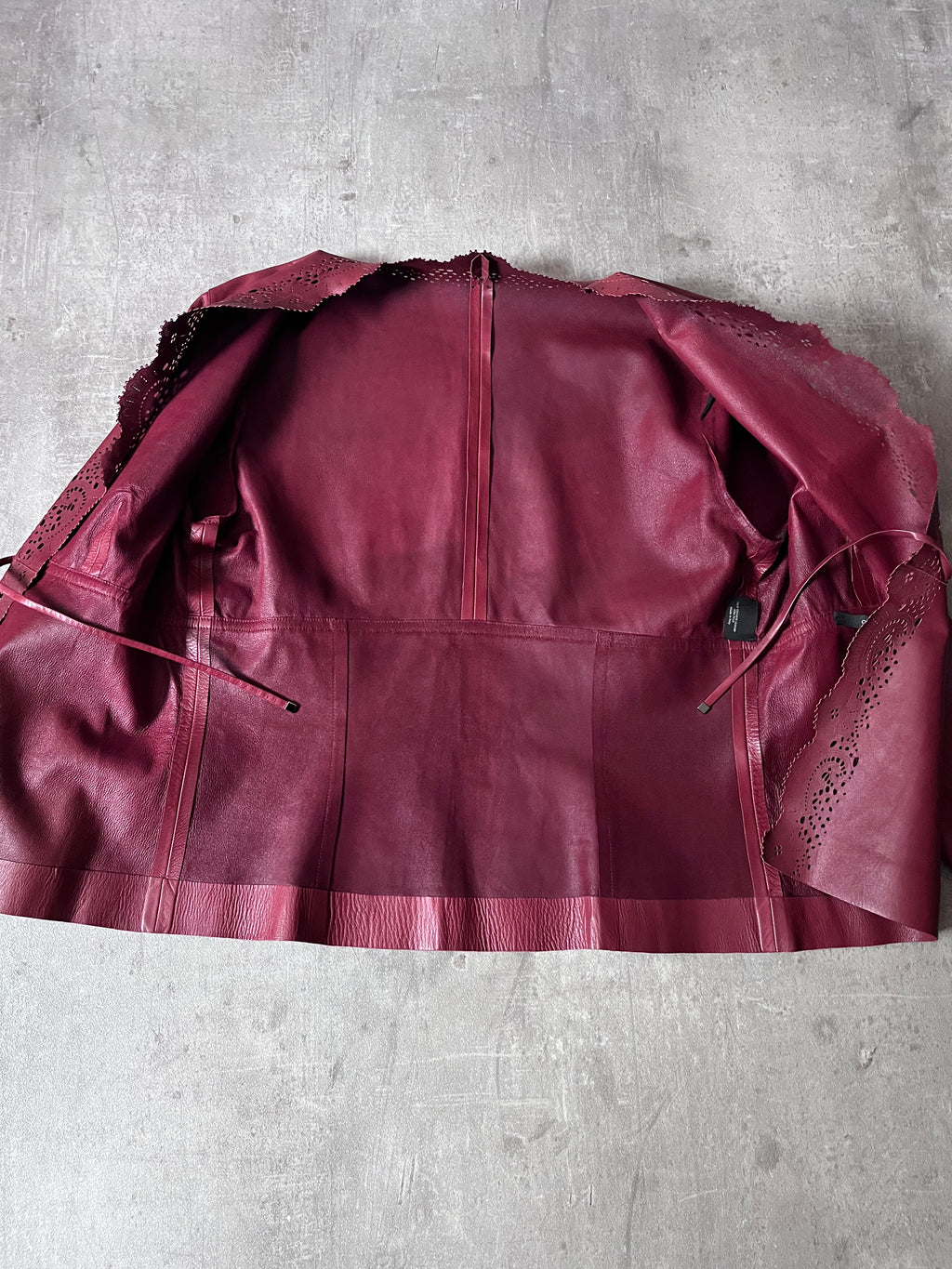 2000s Gucci by Tom Ford Leather Laser Cut Edges 3/4 Sleeve Jacket Burgundy Women - L