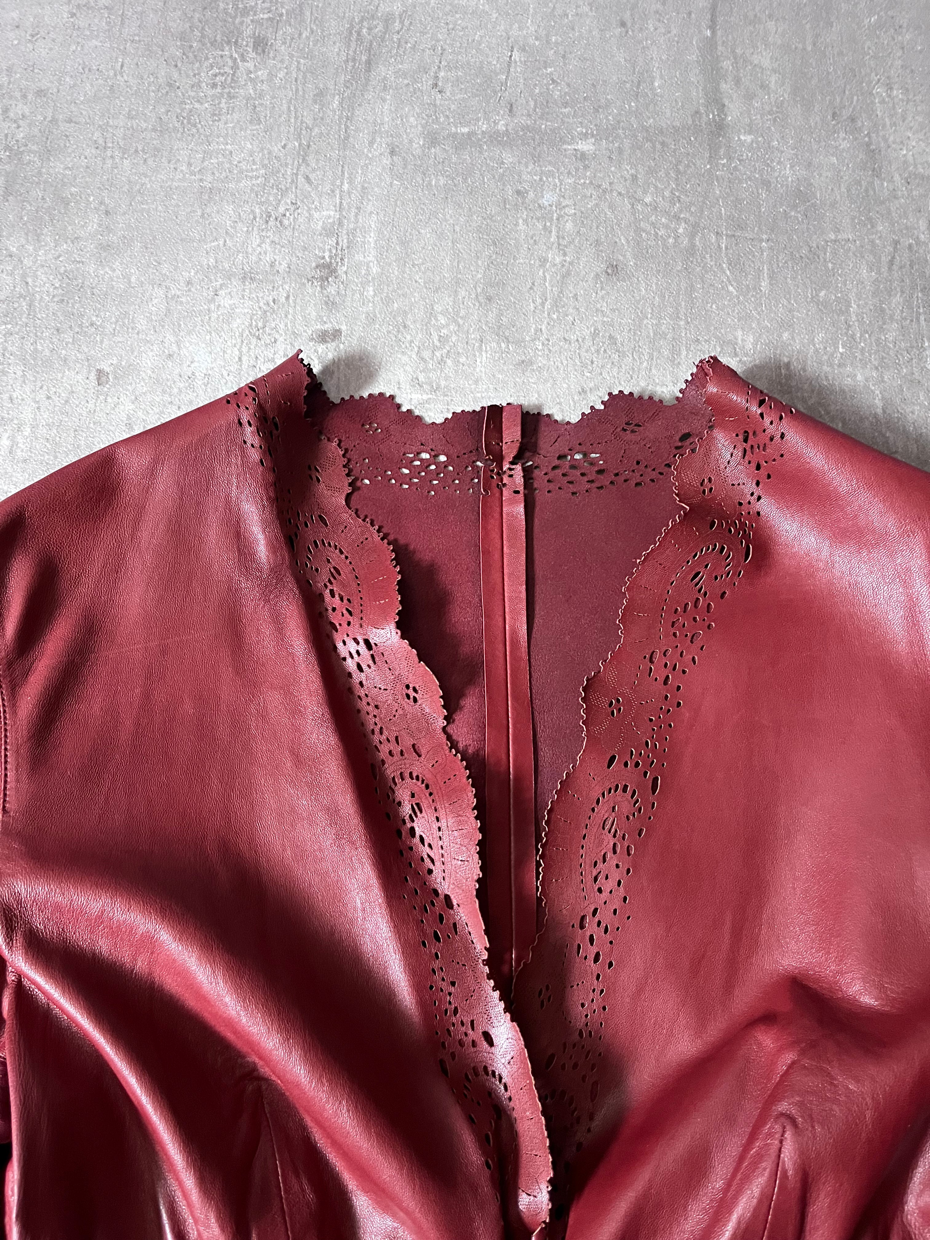 2000s Gucci by Tom Ford Leather Laser Cut Edges 3/4 Sleeve Jacket Burgundy Women - L