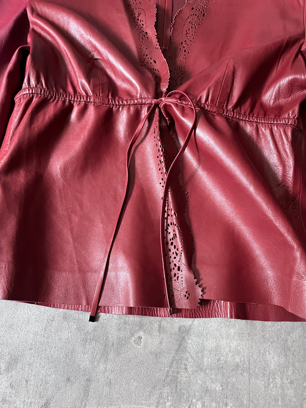 2000s Gucci by Tom Ford Leather Laser Cut Edges 3/4 Sleeve Jacket Burgundy Women - L