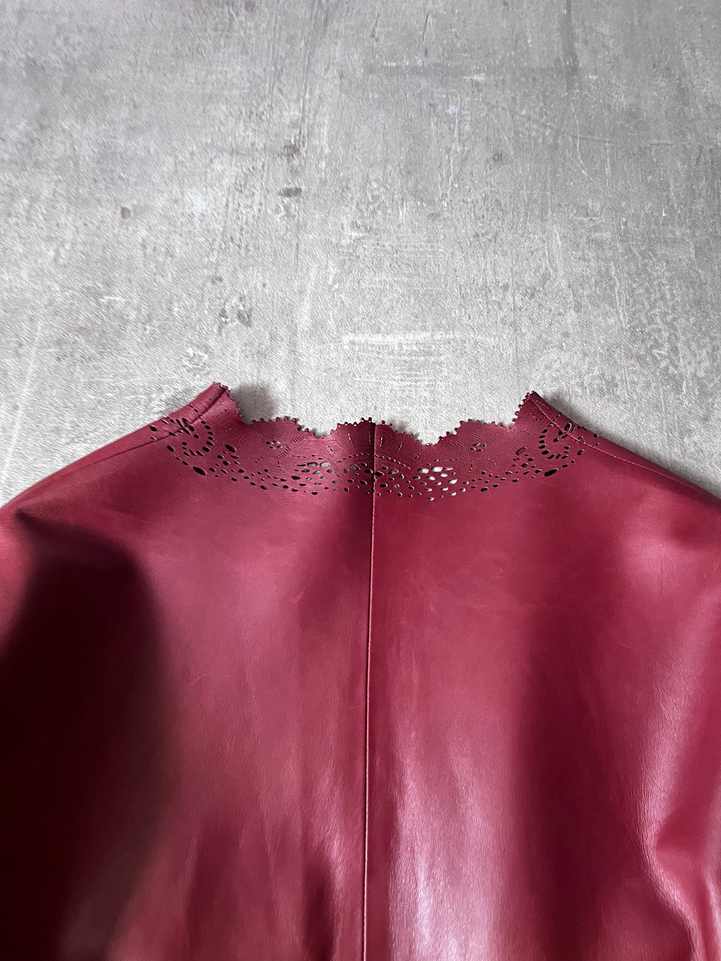 2000s Gucci by Tom Ford Leather Laser Cut Edges 3/4 Sleeve Jacket Burgundy Women - L